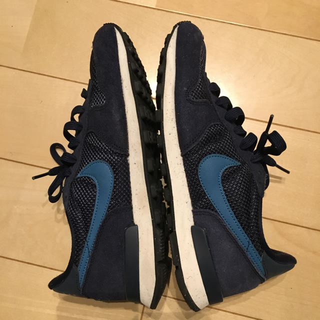 NIKE(ナイキ)のNIKE internationalist レディースの靴/シューズ(スニーカー)の商品写真