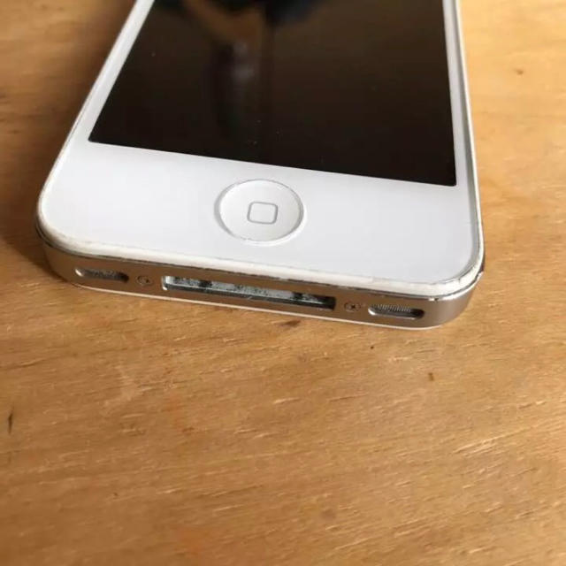 iPhone 4s White 64ギガ Softbankの通販 by しんちゃん's shop iPhone 4s White 64ギガ Softbankの通販 by しんちゃん's shop