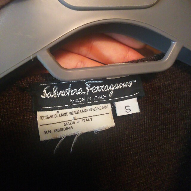 Salvatore Ferragamo(サルヴァトーレフェラガモ)のSalvatore Ferragamo ブラウン ジャケット レディースのジャケット/アウター(ノーカラージャケット)の商品写真
