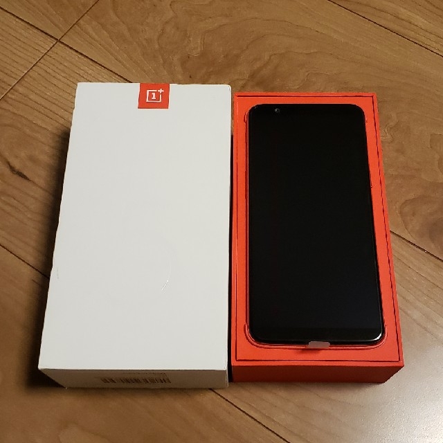 ANDROID(アンドロイド)のONEPLUS 5t A5010 RAM8GB ROM128GB 新品同様 スマホ/家電/カメラのスマートフォン/携帯電話(スマートフォン本体)の商品写真