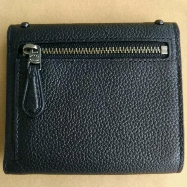 COACH - 今期 新作 COACH スタッズ 2つ折り財布 黒 ブラックの COACH - 今期 新作 COACH スタッズ 2つ折り財布 黒 ブラックの