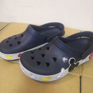 クロックス ディズニー サンダル レディース の通販 46点 Crocsのレディースを買うならラクマ