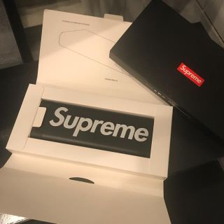 シュプリーム(Supreme)のSupreme モバイル 充電器シュプリーム チャージャー ブラック(バッテリー/充電器)