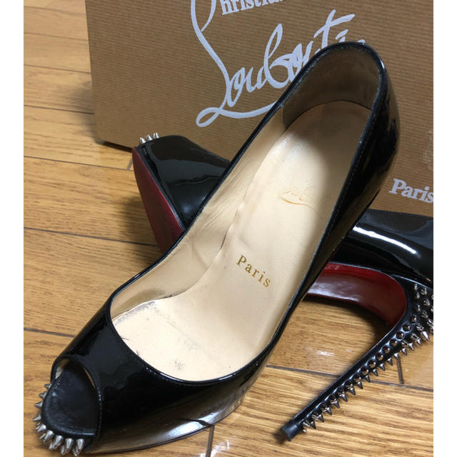 【Christian Louboutin】スタッズオープントゥパンプス