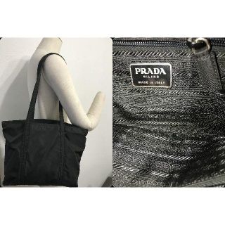 プラダ(PRADA)の●12万ＰＲＡＤＡプラダ黒ショルダーバッグ３層ビジネスＯＫロゴ刺繍「大」●美品(ショルダーバッグ)