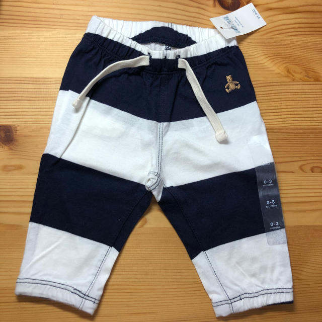 babyGAP(ベビーギャップ)の【新品☆送料込】babyGAP パンツ キッズ/ベビー/マタニティのベビー服(~85cm)(パンツ)の商品写真