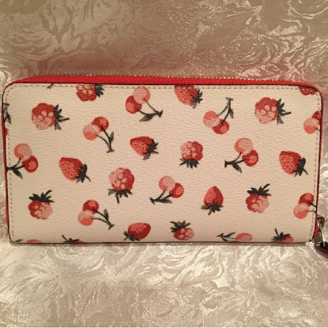 新品!イチゴ&チェリー柄が可愛い!Coach(コーチ)長財布 | distrasa