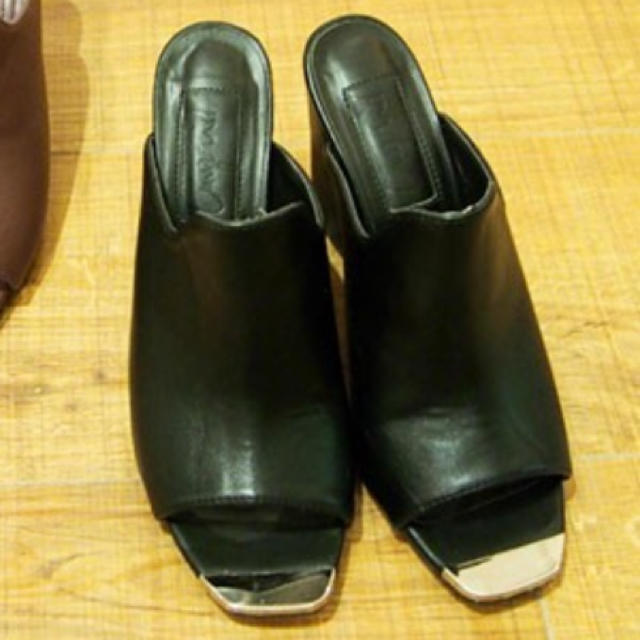 Ungrid(アングリッド)のUngrid❤️スクエアオープントゥサンダル ブラックSサイズ レディースの靴/シューズ(サンダル)の商品写真