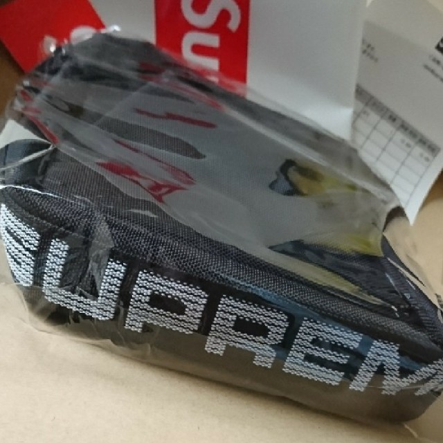 ブラック 送料込み！Supremeショルダーバッグ