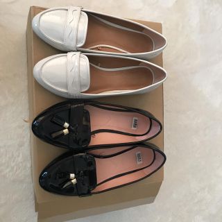 ザラ(ZARA)のザラ  エナメル  フラットシューズ  (その他)