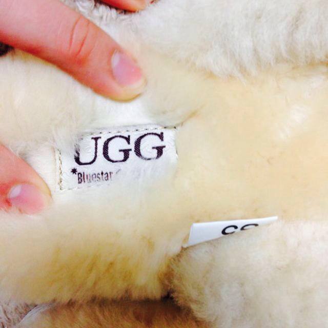 UGG(アグ)のファーサンダル レディースの靴/シューズ(サンダル)の商品写真