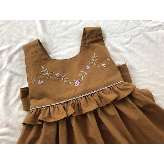 バックリボンワンピース  110 キッズ/ベビー/マタニティのキッズ服女の子用(90cm~)(ワンピース)の商品写真