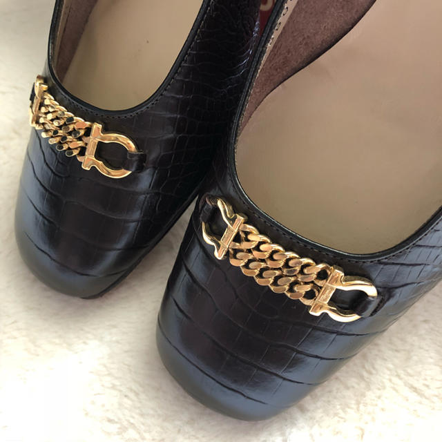 Ferragamo(フェラガモ)のフェラガモ パンプス 濃いブラウン クロコダイル レディースの靴/シューズ(ハイヒール/パンプス)の商品写真