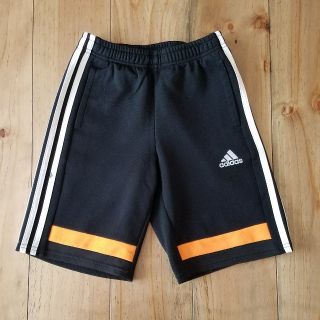 アディダス(adidas)のアディダス　130 ハーフパンツ　ジャージ(パンツ/スパッツ)