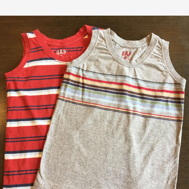 GAP Kids(ギャップキッズ)のemisukeさん専用 GAP タンクトップ キッズ/ベビー/マタニティのキッズ服男の子用(90cm~)(Tシャツ/カットソー)の商品写真