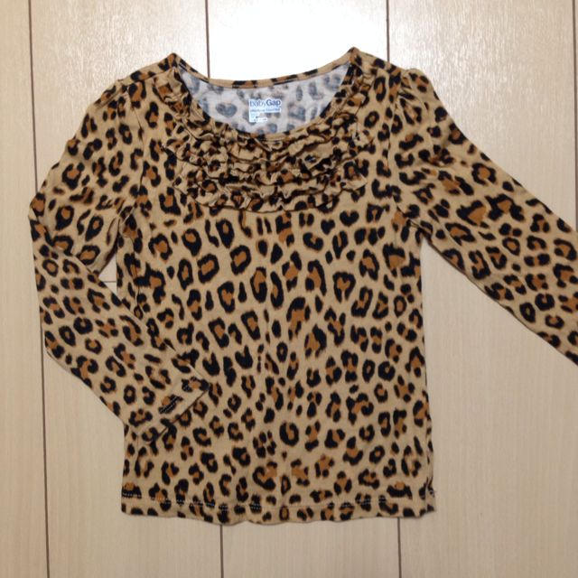 babyGAP(ベビーギャップ)のbabyGapヒョウ柄ロンT★100 キッズ/ベビー/マタニティのキッズ服女の子用(90cm~)(その他)の商品写真