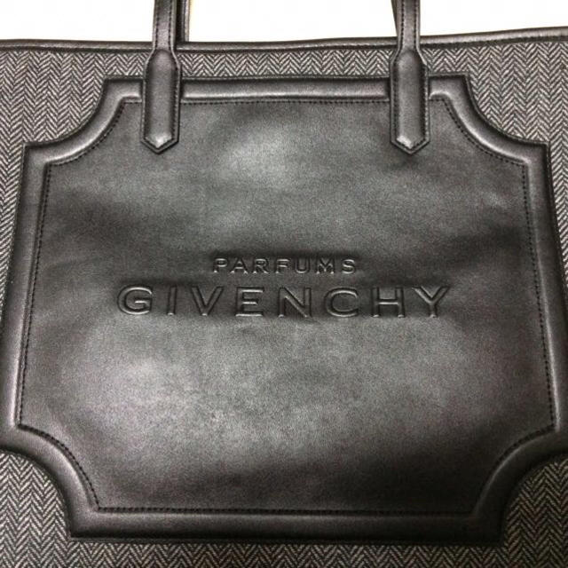 GIVENCHY(ジバンシィ)のジバンシィ バック レディースのバッグ(トートバッグ)の商品写真