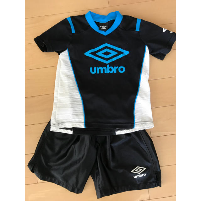 UMBRO(アンブロ)のumbro  120センチ☆サッカー着 スポーツ/アウトドアのサッカー/フットサル(ウェア)の商品写真