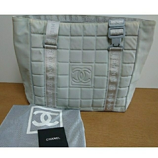 CHANEL(シャネル)のCHANEL シャネル スポーツライン トートバッグ レディースのバッグ(トートバッグ)の商品写真