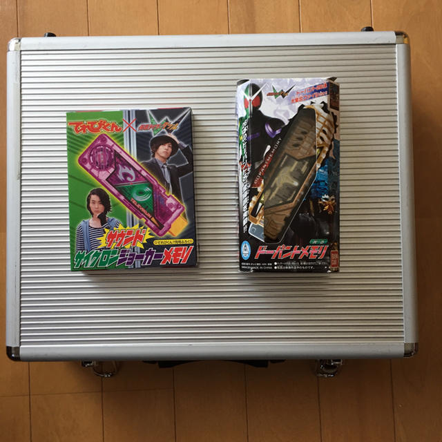 BANDAI - ガイアメモリセット 収納アルミケース付き 仮面 BANDAI - ガイアメモリセット 収納アルミケース付き 仮面