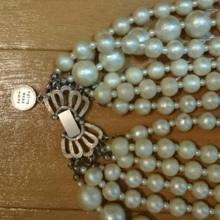 「petite robe noire プティローブノアー6連 ネックレス」に近い商品