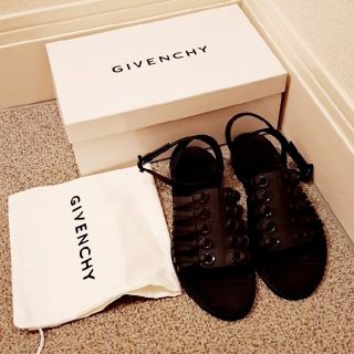 ジバンシィ(GIVENCHY)のGIVENCHY サンダル　美品(サンダル)