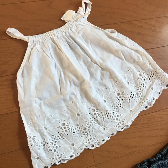 babyGAP(ベビーギャップ)のGAP80    刺繍   可愛い♡ キッズ/ベビー/マタニティのベビー服(~85cm)(タンクトップ/キャミソール)の商品写真