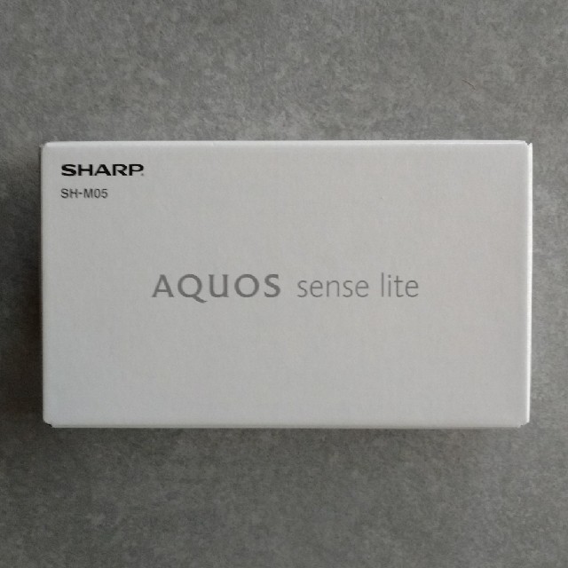 新品 SHARP AQUOS sense lite ブラック SH-M05 スマホ/家電/カメラのスマートフォン/携帯電話(スマートフォン本体)の商品写真
