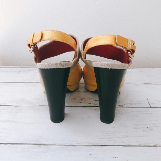 DOLCE&GABBANA(ドルチェアンドガッバーナ)のドルチェアンドガッパーナ ドルガバ サンダル イエロー レッド ミュール 正規品 レディースの靴/シューズ(ハイヒール/パンプス)の商品写真