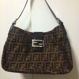 フェンディ(FENDI)のFENDI☆バッグ(ハンドバッグ)