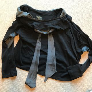 ヴィヴィアンウエストウッド(Vivienne Westwood)のVivienne Westwood  黒のデザイントップス(カットソー(長袖/七分))