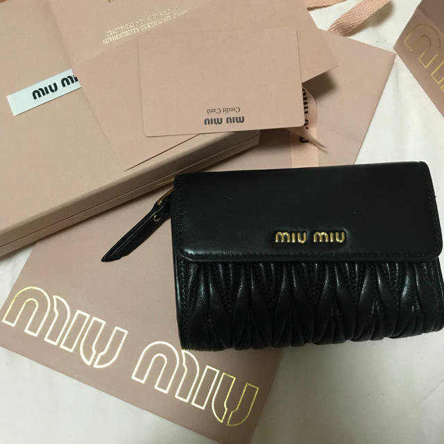 miumiu - miumiuマテラッセ財布