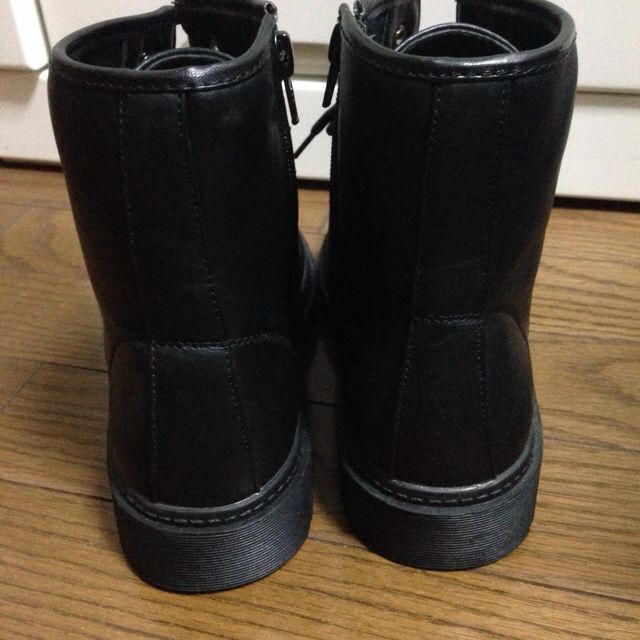 GU(ジーユー)の編み上げショートブーツ 黒 レディースの靴/シューズ(ブーツ)の商品写真