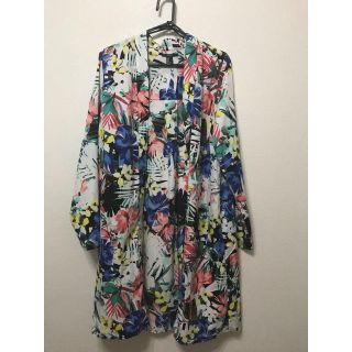 フォーエバートゥエンティーワン(FOREVER 21)の花柄カーディガン(カーディガン)