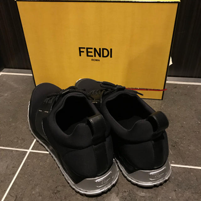 FENDI(フェンディ)のメンズ FENDI スニーカー US10 28cm メンズの靴/シューズ(スニーカー)の商品写真