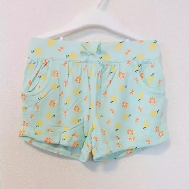 Old Navy(オールドネイビー)の新品★OLD NAVY 95cm レモン柄ショートパンツ キッズ/ベビー/マタニティのキッズ服女の子用(90cm~)(パンツ/スパッツ)の商品写真