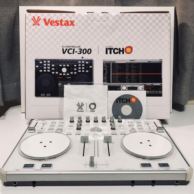DJ機器Vestax DJコントローラ VCI-300 限定カラー オールホワイト