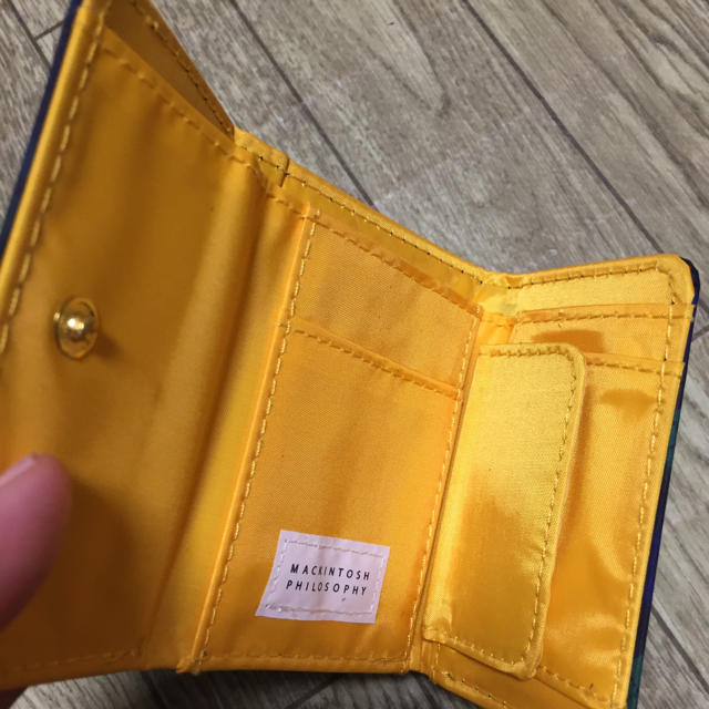 MACKINTOSH PHILOSOPHY(マッキントッシュフィロソフィー)のマッキントッシュフィロソフィーミニ財布LEE10月号付録 レディースのファッション小物(財布)の商品写真