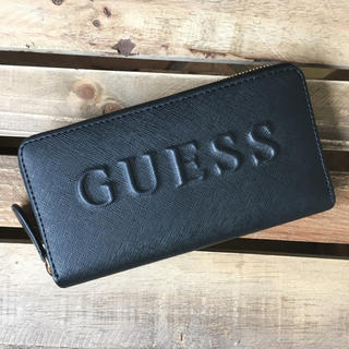 ゲス(GUESS)の【新品・タグ付き】GUESS エンボスロゴ ブラック 長財布(財布)