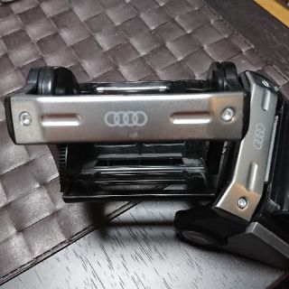 アウディ(AUDI)のAUDIドリンクホルダー(車内アクセサリ)