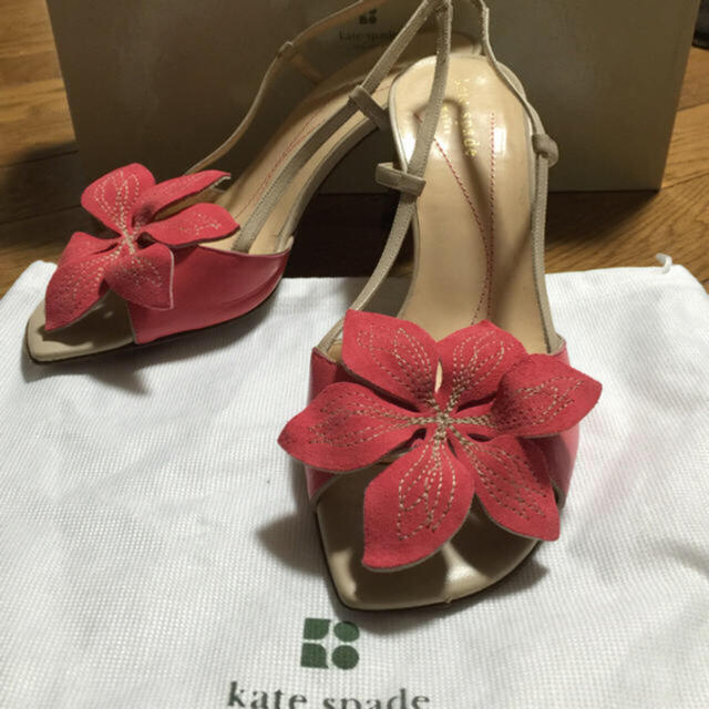 kate spade new york(ケイトスペードニューヨーク)のケイトスペード お花サンダル 普段23㎝の方向き 22.5㎝ レディースの靴/シューズ(サンダル)の商品写真