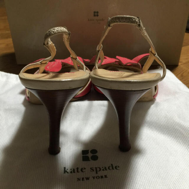 kate spade new york(ケイトスペードニューヨーク)のケイトスペード お花サンダル 普段23㎝の方向き 22.5㎝ レディースの靴/シューズ(サンダル)の商品写真