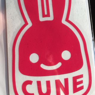 キューン(CUNE)の新品未使用 CUNE ステッカー (赤色)(ステッカー)