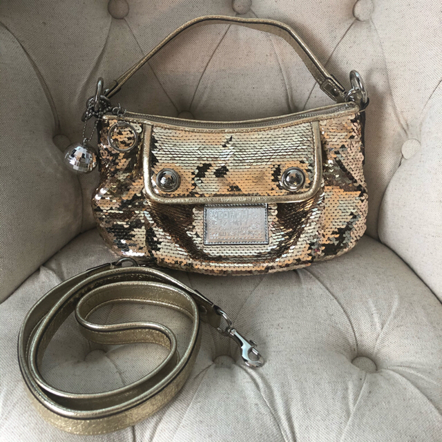 COACH(コーチ)のCOACH コーチ 美しい♡ショルダーバッグ ゴールド　美品 レディースのバッグ(ショルダーバッグ)の商品写真