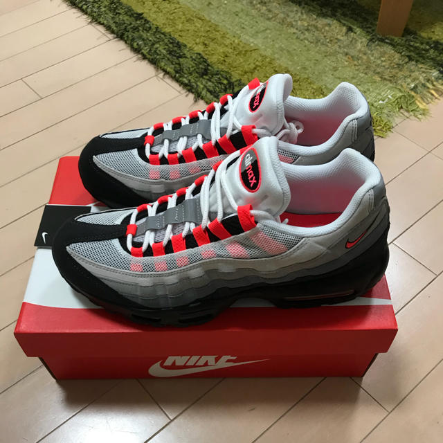 NIKE(ナイキ)の28㎝ AIR MAX 95 solar red ソーラーレッドエアマックス メンズの靴/シューズ(スニーカー)の商品写真