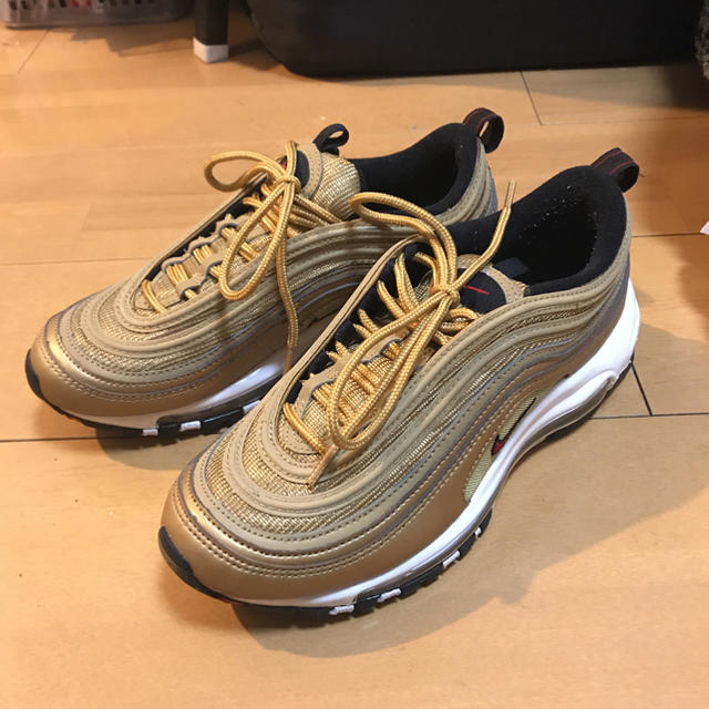 NIKE(ナイキ)の最終値下げ ナイキ エアマックス 97 QS GSゴールド nike max97 レディースの靴/シューズ(スニーカー)の商品写真