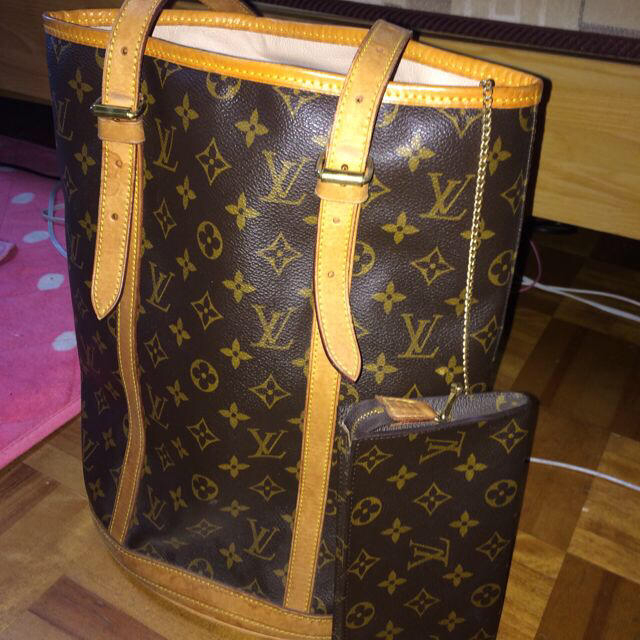 幻想的 現行品✨いつものバッグをエレガントに✨ LOUIS VUITTON