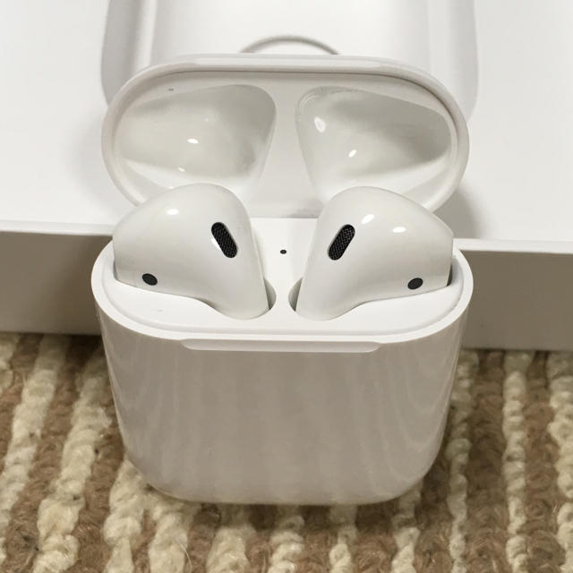 Apple AirPods 正規品