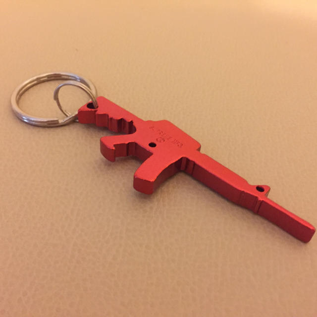 Supreme(シュプリーム)のsupreme M16 bottle opener gun keychain メンズのファッション小物(キーホルダー)の商品写真