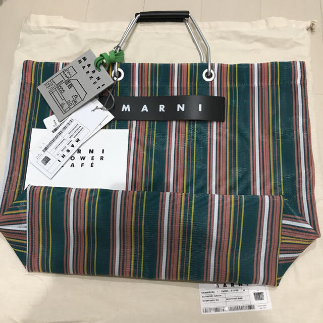 MARNI フラワーカフェ 新品未使用 レディースのバッグ(トートバッグ)の商品写真